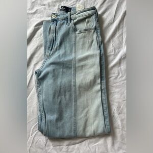 high rise jeans dad jeans
size 5
light denim